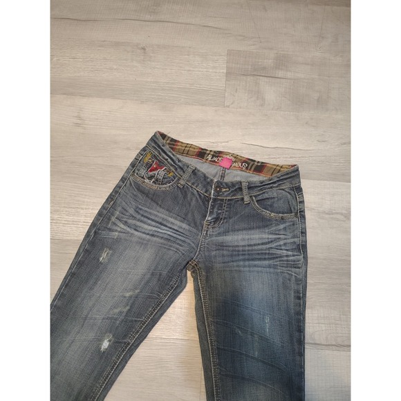Almost Famous Skinny Jeans size 7 Flannel Distressed 28x30 Whisker Dark Wash Low - Picture 1 of 7